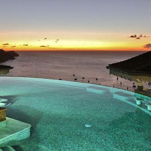 Tropical Hideaway